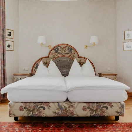 Hammer Hotel